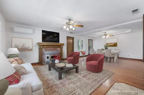 Living - 3074 Burgan Ave, Clovis, CA 93611 photo 2 of 4