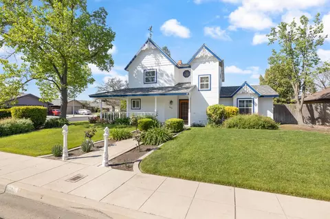 Exterior - 3074 Burgan Ave, Clovis, CA 93611 photo 2 of 5