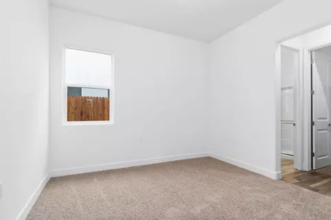 364 Peters Ln S, Madera, CA 93636 photo 6