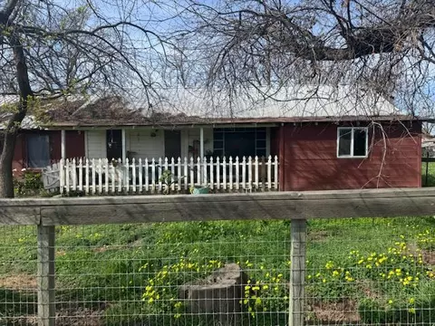 560 S Recreation Ave, Fresno, CA 93702