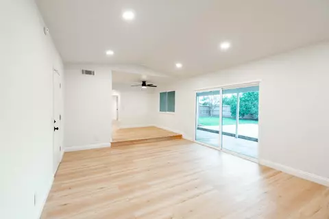 Living - 2612 Renn Ave, Clovis, CA 93611 photo 4 of 5
