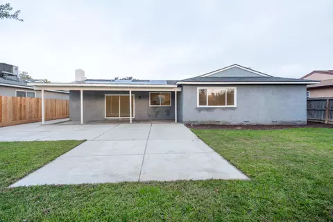 Exterior - 2612 Renn Ave, Clovis, CA 93611 photo 3 of 5