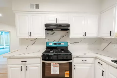 Kitchen - 2612 Renn Ave, Clovis, CA 93611 photo 1 of 3