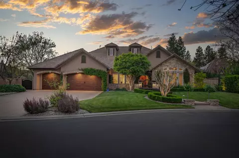 3350 E Via Montiano Ave, Clovis, CA 93619