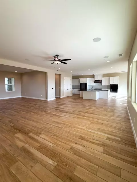 Living - 951 Beaver Pond Loop, Madera, CA 93636 photo 1 of 11