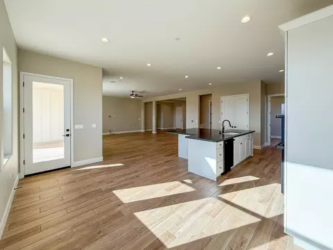 Living - 951 Beaver Pond Loop, Madera, CA 93636 photo 3 of 11