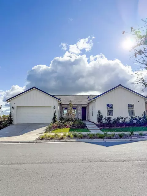Exterior - 951 Beaver Pond Loop, Madera, CA 93636 photo 6 of 8