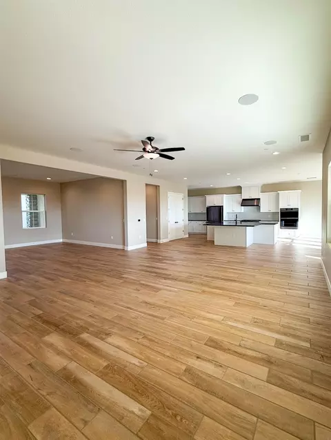 Living - 951 Beaver Pond Loop, Madera, CA 93636 photo 6 of 11