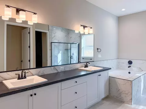 Bath - 951 Beaver Pond Loop, Madera, CA 93636 photo 3 of 8