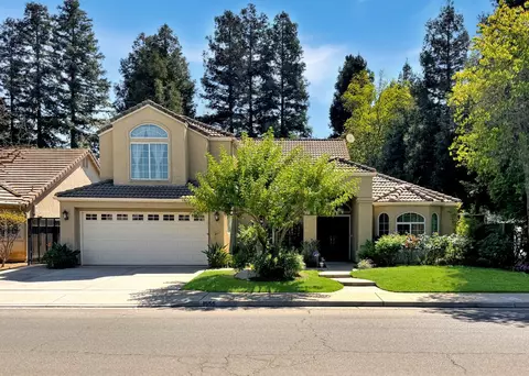 1555 Emerald Ave, Fresno, CA 93720