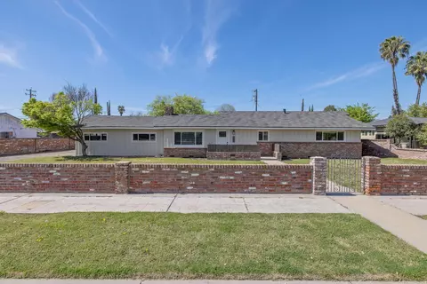 5075 N College Ave, Fresno, CA 93704