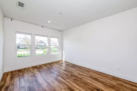 Living - 2071 N Hughes Ave, Clovis, CA 93619 photo 1 of 2