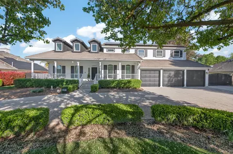 2853 Carolina Ave, Clovis, CA 93611