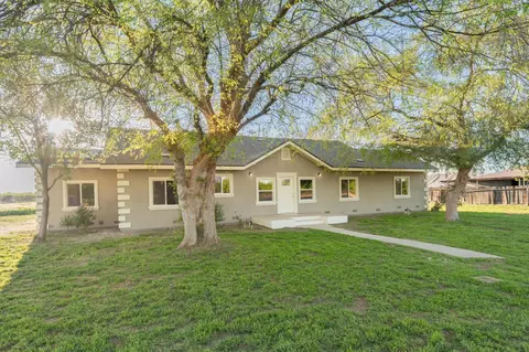 7380 14th Ave, Hanford, CA 93230