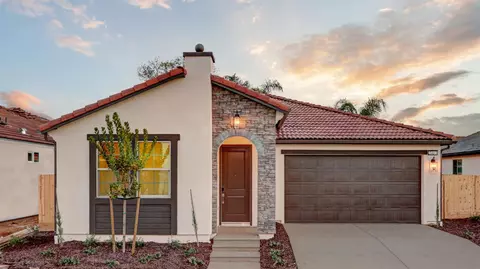 2450 E Okeefe Dr, Fresno, CA 93720