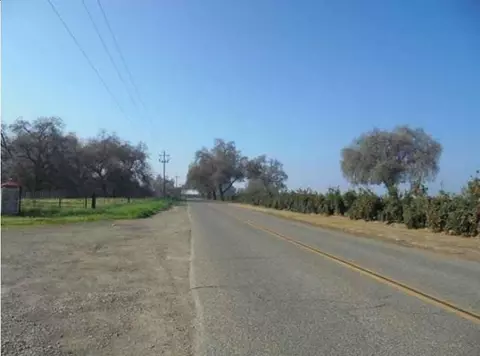 1000 S Rainbow Rte, Sanger, CA 93657 photo 4