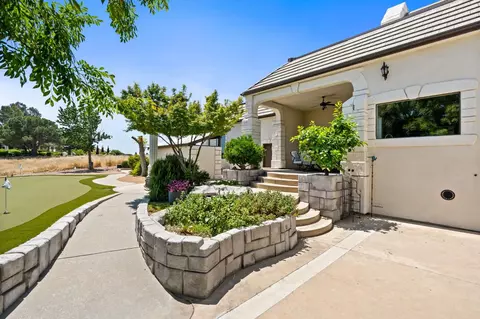 Exterior - 14215 Killarney Dr, Madera, CA 93636 photo 14 of 19