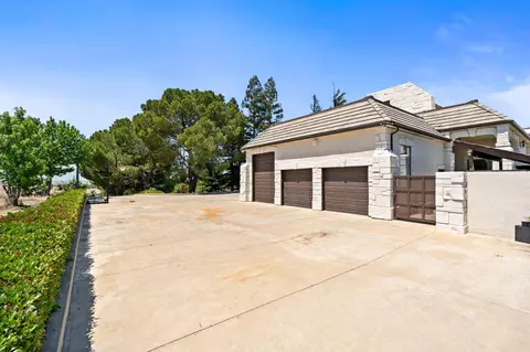 Exterior - 14215 Killarney Dr, Madera, CA 93636 photo 17 of 19