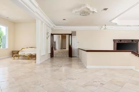 Entry Way - 14215 Killarney Dr, Madera, CA 93636 photo 4 of 13