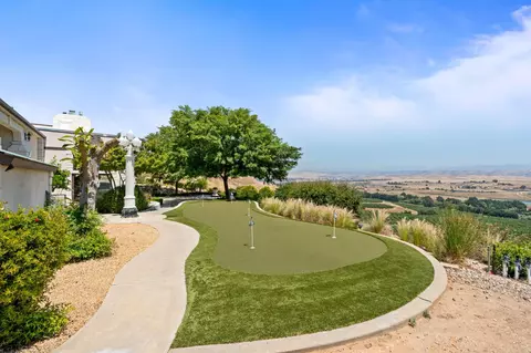 Exterior - 14215 Killarney Dr, Madera, CA 93636 photo 7 of 19