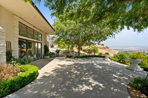 Exterior - 14215 Killarney Dr, Madera, CA 93636 photo 15 of 19