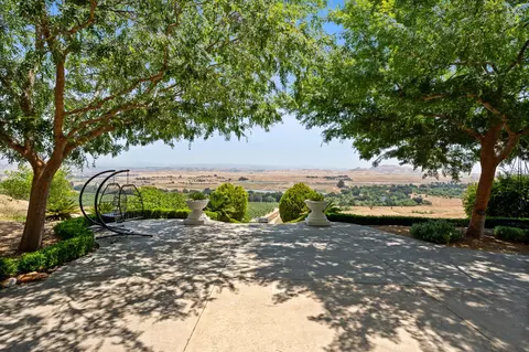Exterior - 14215 Killarney Dr, Madera, CA 93636 photo 10 of 19
