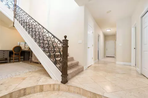 Entry Way - 14215 Killarney Dr, Madera, CA 93636 photo 8 of 13