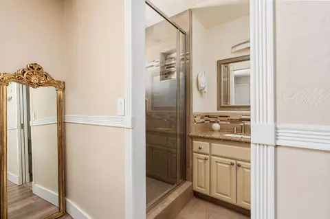 Entry Way - 14215 Killarney Dr, Madera, CA 93636 photo 11 of 13