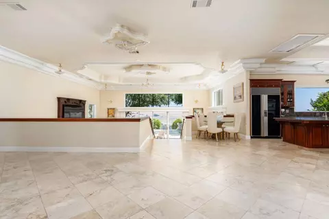 Living - 14215 Killarney Dr, Madera, CA 93636 photo 2 of 8