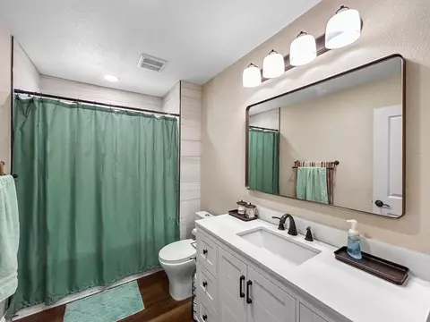 Bath - 560 W Stuart Ave, Clovis, CA 93612 photo 1 of 1