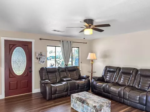 Entry Way - 560 W Stuart Ave, Clovis, CA 93612 photo 1 of 1
