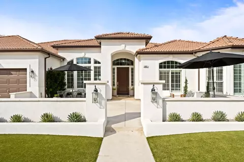 635 W Quincy Ave, Clovis, CA 93619