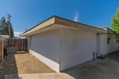 Exterior - 27 Emerald Dr, Merced, CA 95340 photo 3 of 10