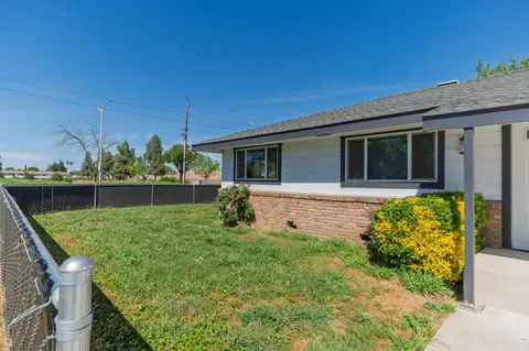 Exterior - 27 Emerald Dr, Merced, CA 95340 photo 6 of 10