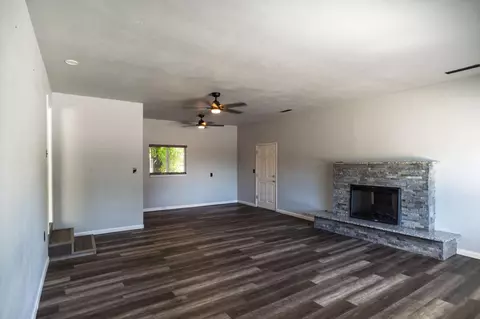 Living - 27 Emerald Dr, Merced, CA 95340 photo 5 of 8