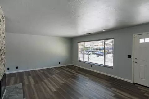 Living - 27 Emerald Dr, Merced, CA 95340 photo 1 of 8