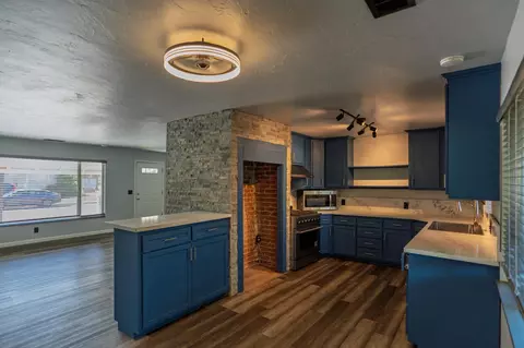 Kitchen - 27 Emerald Dr, Merced, CA 95340 photo 6 of 6