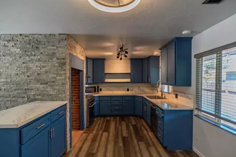 Kitchen - 27 Emerald Dr, Merced, CA 95340 photo 2 of 6