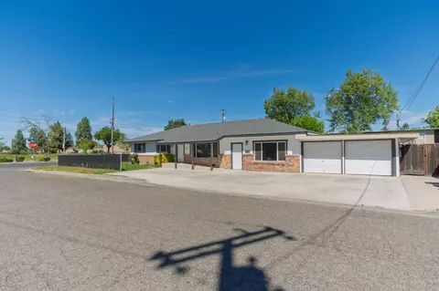 Exterior - 27 Emerald Dr, Merced, CA 95340 photo 9 of 10