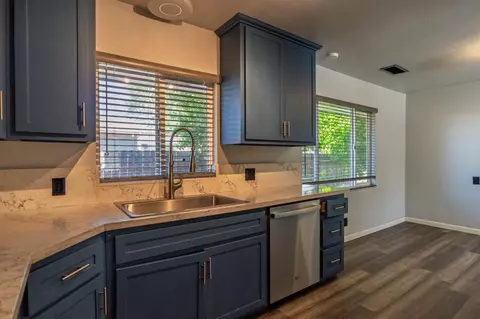 Kitchen - 27 Emerald Dr, Merced, CA 95340 photo 5 of 6