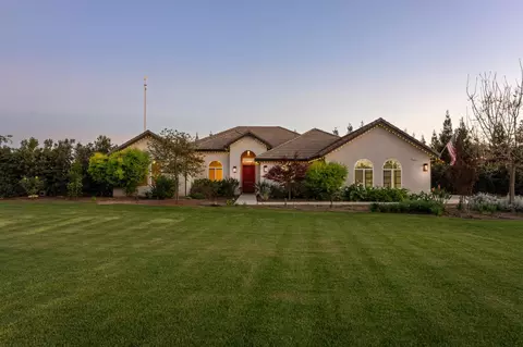5675 Boston Ave, Kingsburg, CA 93631