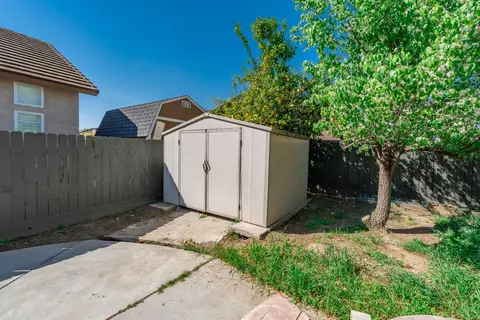 Exterior - 242 Makenna Dr, Madera, CA 93637 photo 5 of 9