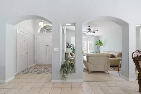 Entry Way - 242 Makenna Dr, Madera, CA 93637 photo 3 of 4