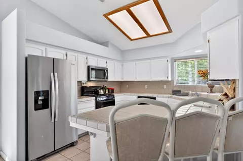 Kitchen - 242 Makenna Dr, Madera, CA 93637 photo 1 of 6