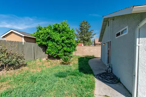Exterior - 242 Makenna Dr, Madera, CA 93637 photo 2 of 9