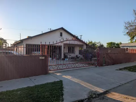 2202 S Nicholas Ave, Fresno, CA 93706