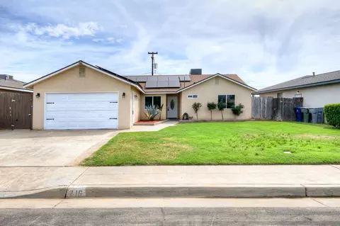 216 Keats Ave, Clovis, CA 93612