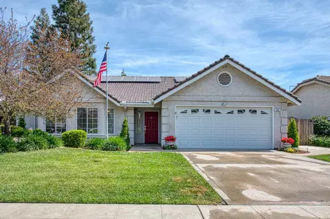 335 Mckelvy Ave, Clovis, CA 93611