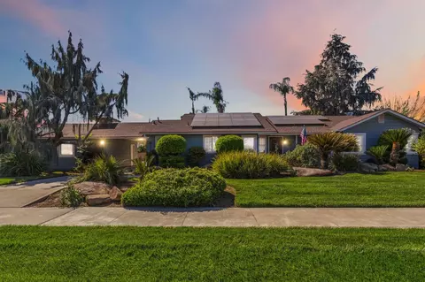 1423 20th Ave, Kingsburg, CA 93631