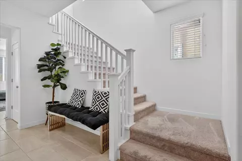 Entry Way - 824 Katelyn Ave, Madera, CA 93636 photo 2 of 6